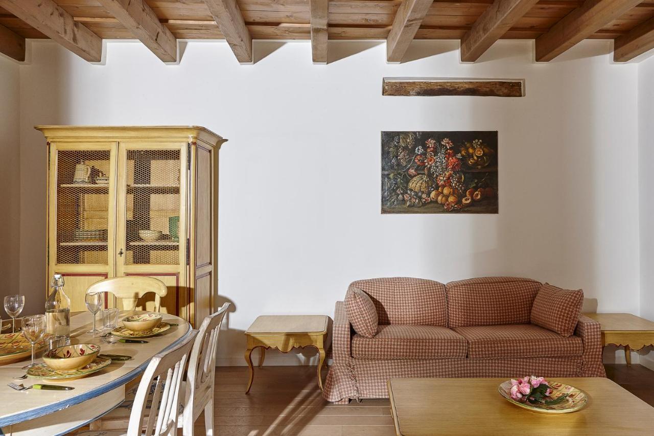 Joivy Charming Apartment Centre Of Como Exterior photo